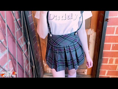 ❤️ Schoolgirl sucks a Dick go domhain agus fucks ionad ranganna. ❤️❌  Gnéas  linn